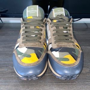100% Valentino sneakers clean and it’s like new !! No box don’t miss out